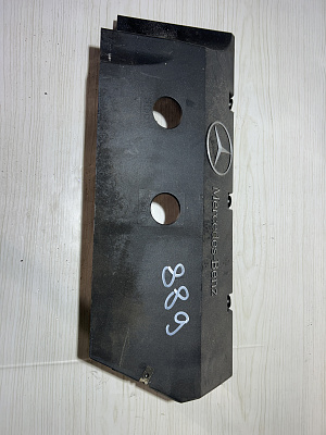 a9040741247 Крышка двигателя передняя